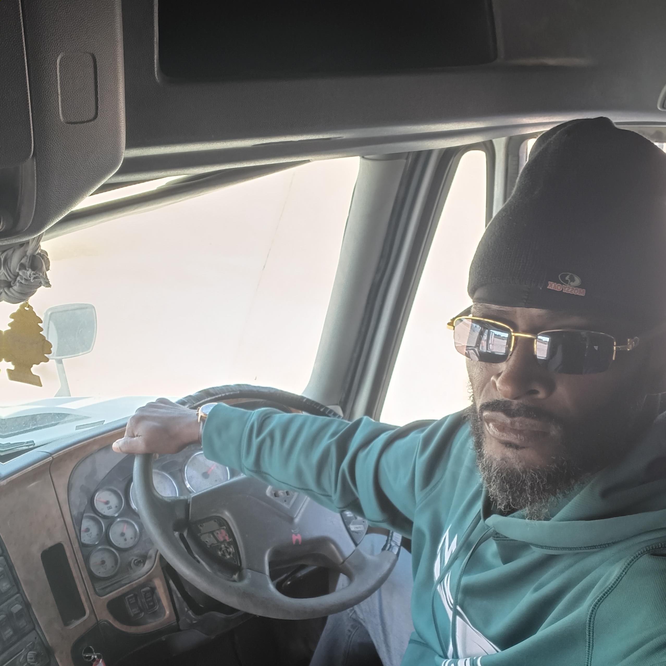 Experienced Truck Driver Serving Spring, TX - $25/hr - Ready to hit the Road!