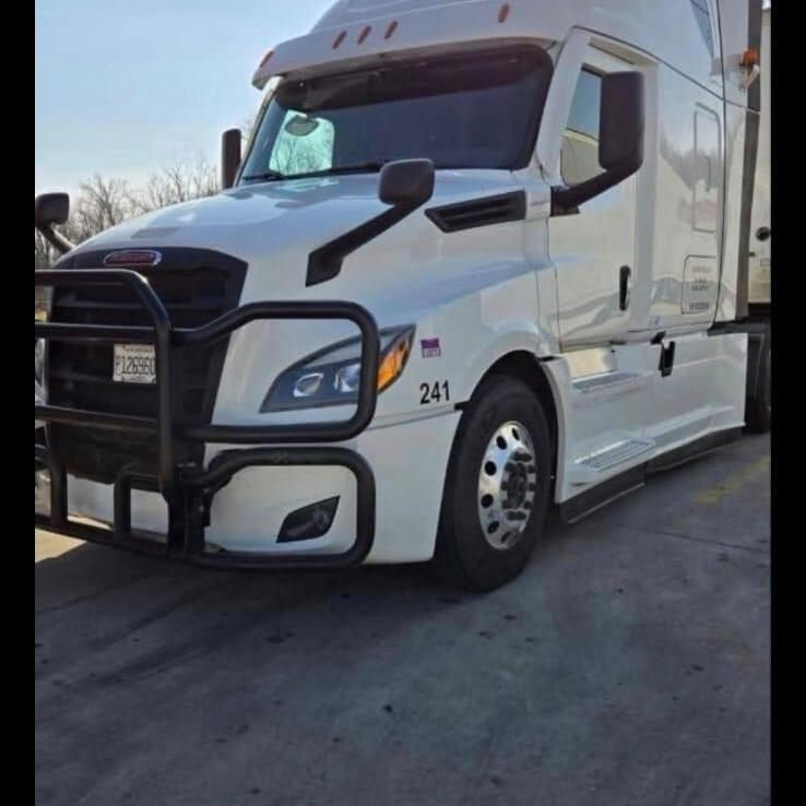 Join Our Chicago Team as a Truck Driver - Earn 3000$ week+ with Great Benefits!